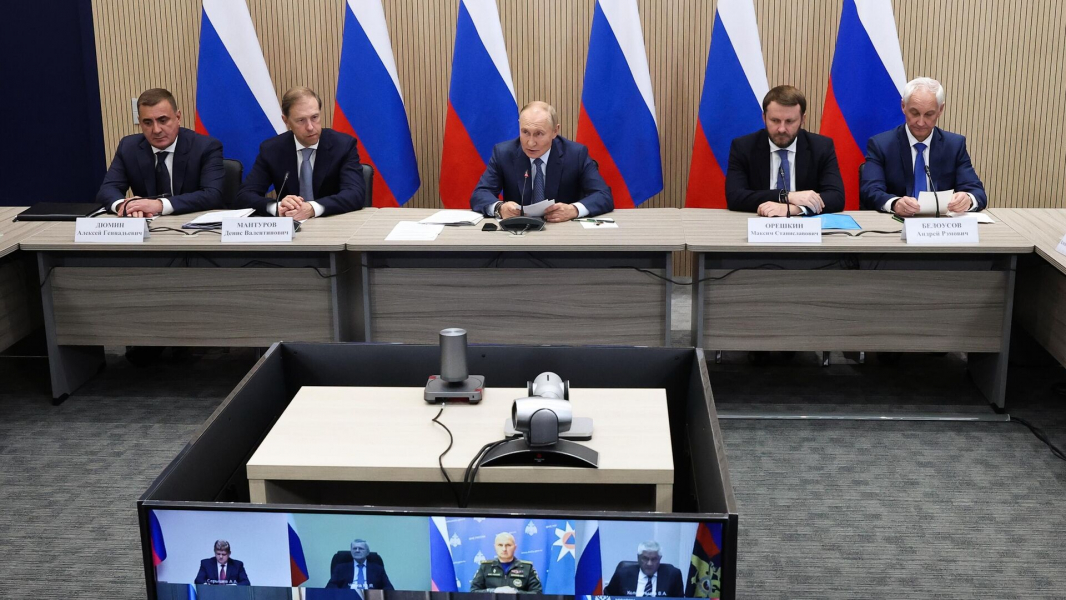 Путин: в России всегда гордились своей оборонной промышленностью