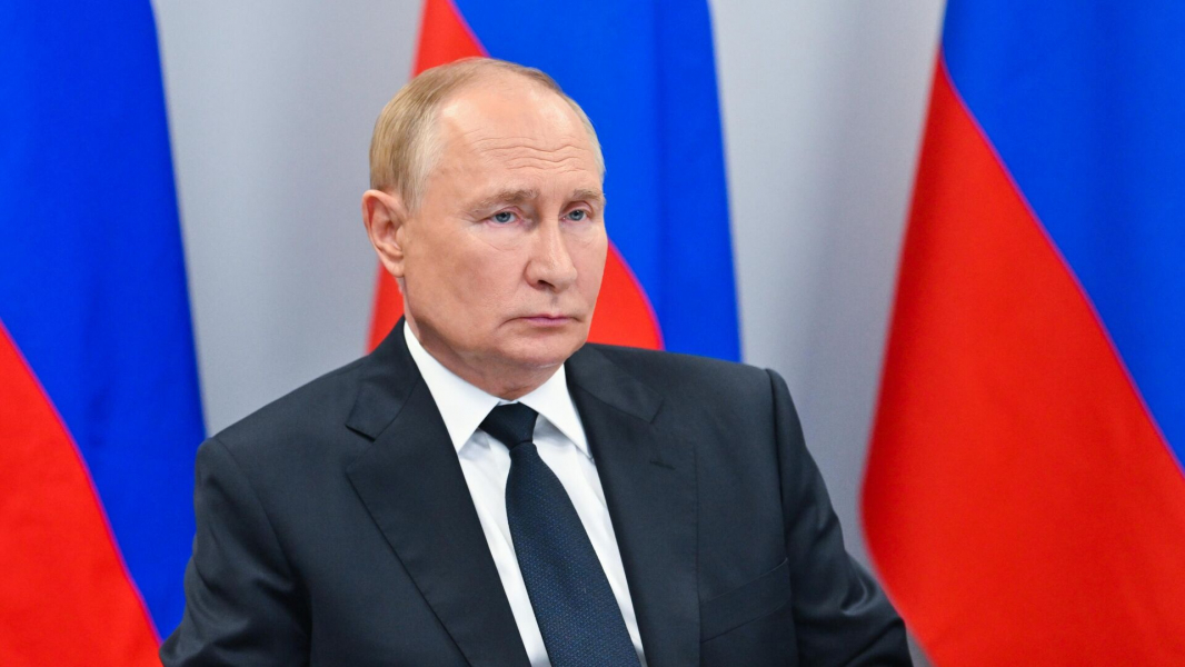 Путин: РФ продолжит укреплять ВМФ и все виды войск, наращивать их возможности